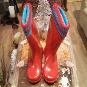 Rain boots never worn
